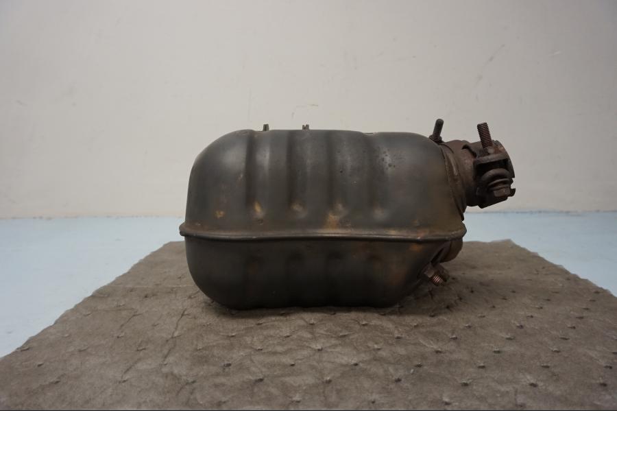 Höger sida på Mellanburk från en Kawasaki VN 1500 Mean Streak -2003 motorcykel.