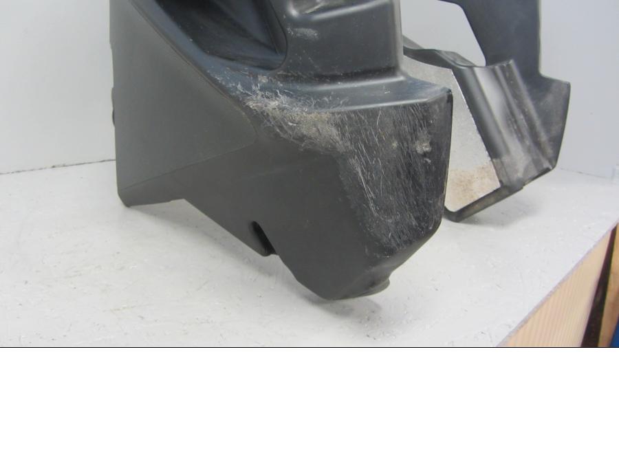 Snett uppifrån på Bensintank från en KTM 1290 Super Adventure -2018 motorcykel.