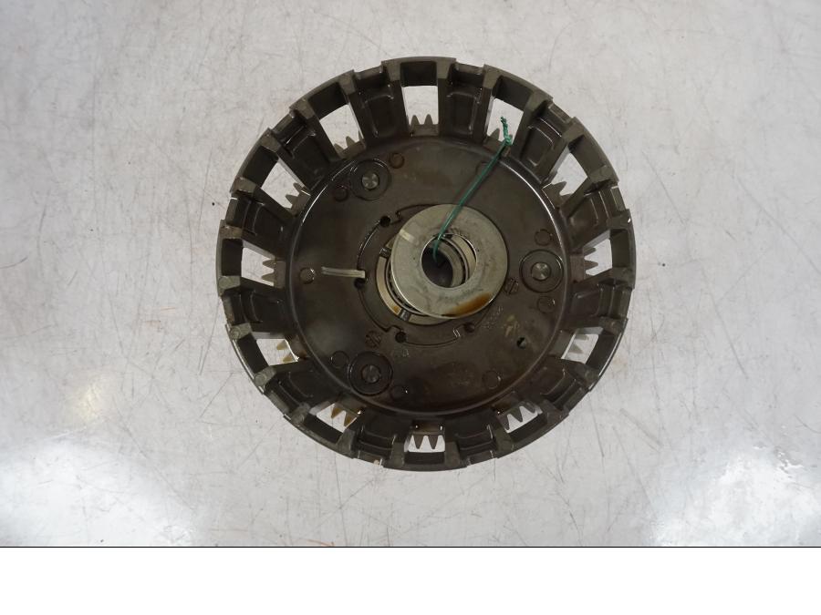 Baksidan på Kopplingskorg från en BMW F 750 GS -2020 motorcykel.