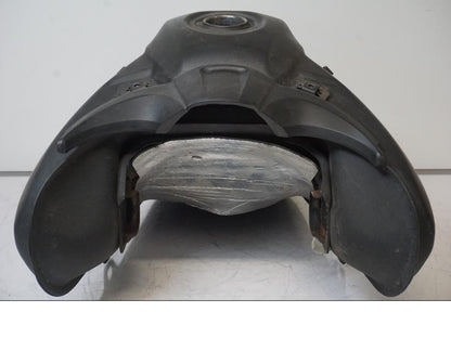 Extrabild5 på <p>Bensintank från Yamaha XT 660 X 2008.</p>

<p>Bucklig, ytrost och lackskador se bilder.</p> motorcykel.