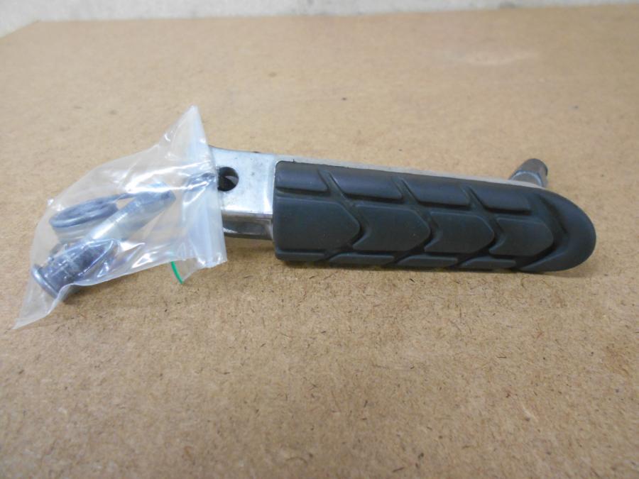 Framsidan på Fotpinne från en Honda CBR 1100 XX -2003 motorcykel.