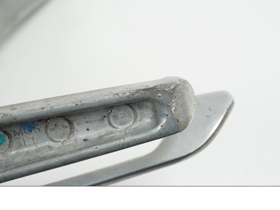 Snett nerifrån på Fotpinne från en Honda CB 650 F Hornet -2017 motorcykel.