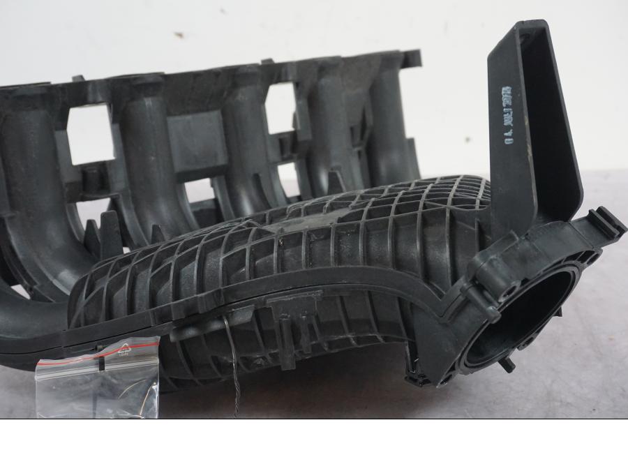 Baksidan på Insug från en BMW K 1600 GTL -2015 motorcykel.