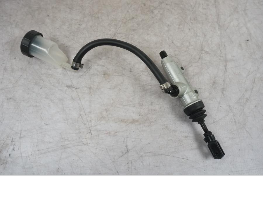 Framsidan på Bromshuvudcylinder från en BMW F 800 R -2018 motorcykel.