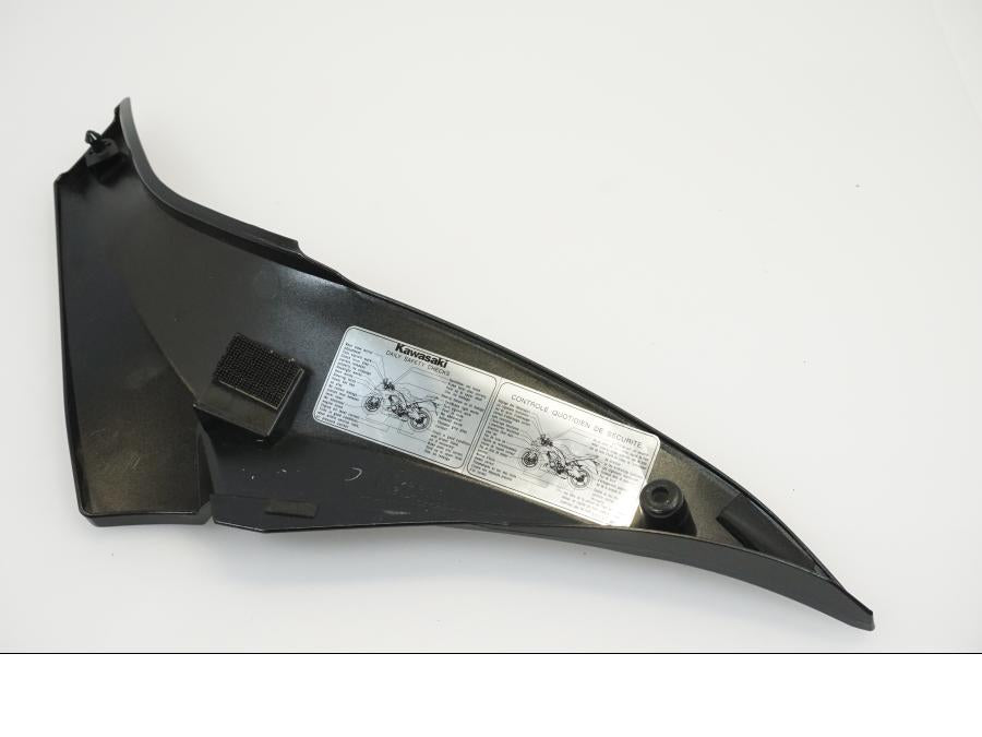 Snett uppifrån på Bensintankskåpa från en Kawasaki ZX-10R -2008 motorcykel.