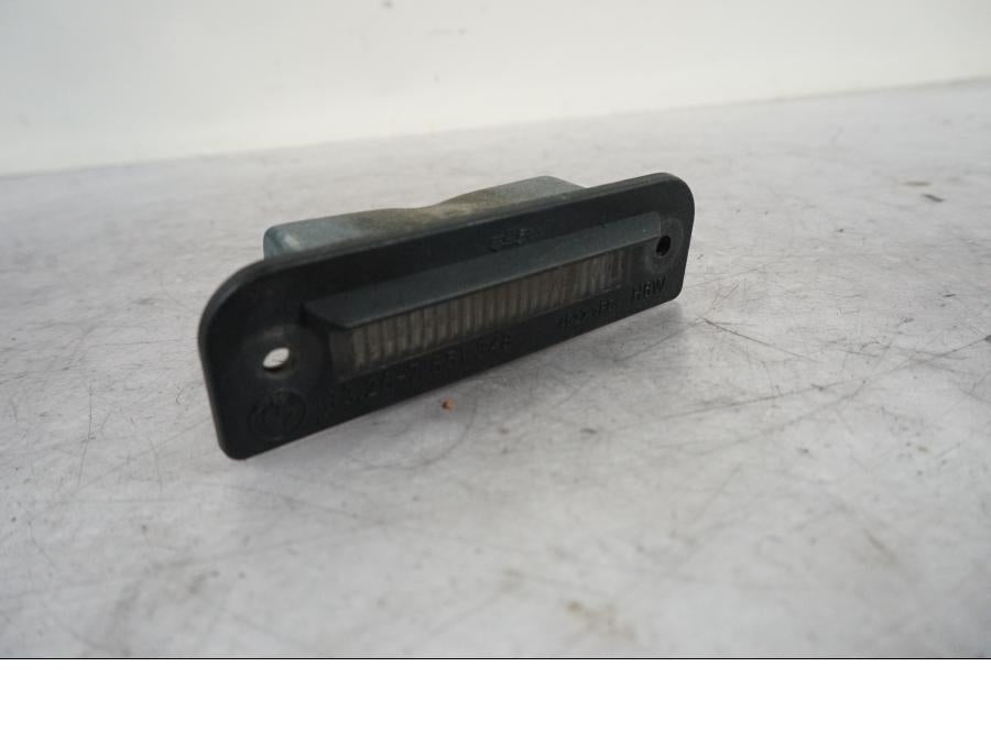 Baksidan på Skyltbelysning från en BMW R 850 R -2004 motorcykel.