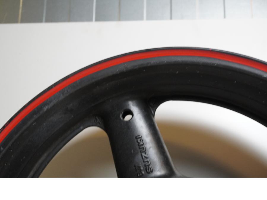 Extrabild5 på Fälg från en Suzuki GSX-R 750 -1995 motorcykel.