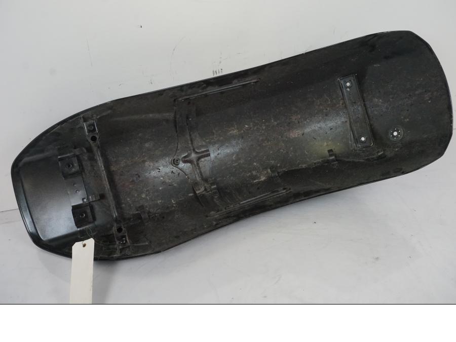 Extrabild4 på <p>Bakskärm från Suzuki VZ 1600 2004.</p>

<p>Mindre lackskador finns se bilder.</p> motorcykel.