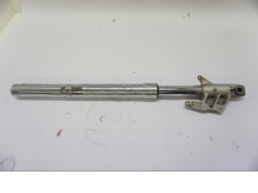 Baksidan på Gaffelben från en Suzuki VZ 800 -1998 motorcykel.