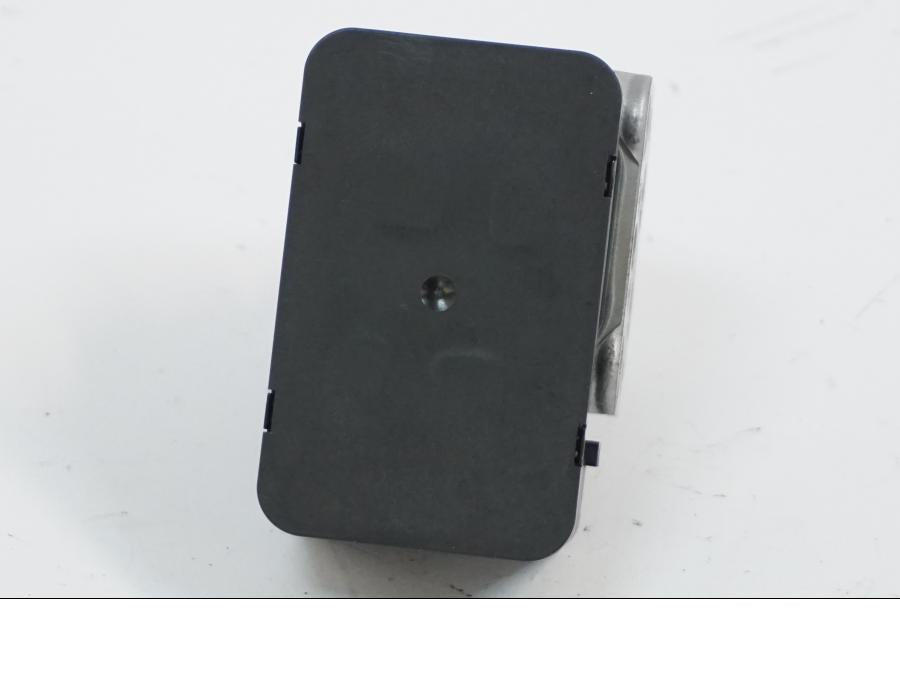 Höger sida på ABS Modulator från en Honda CB 650 R -2019 motorcykel.