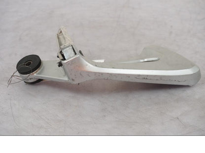 Vänster sida på Fotpinne från en Suzuki SV 650 -1999 motorcykel.