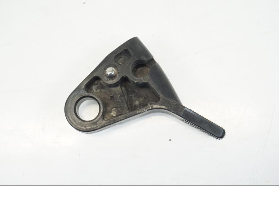 Snett nerifrån på Chokereglage från en Honda XL 1000 V -1999 motorcykel.