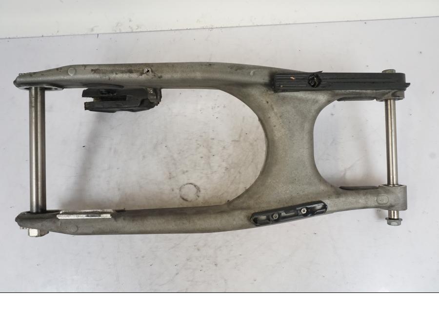 Höger sida på Sving från en KTM 690 SMCR -2016 motorcykel.