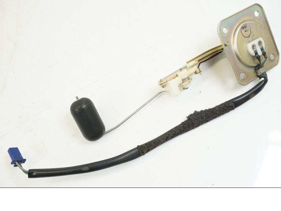 Framsidan på Bensinmätare från en Honda VFR 800 -2003 motorcykel.