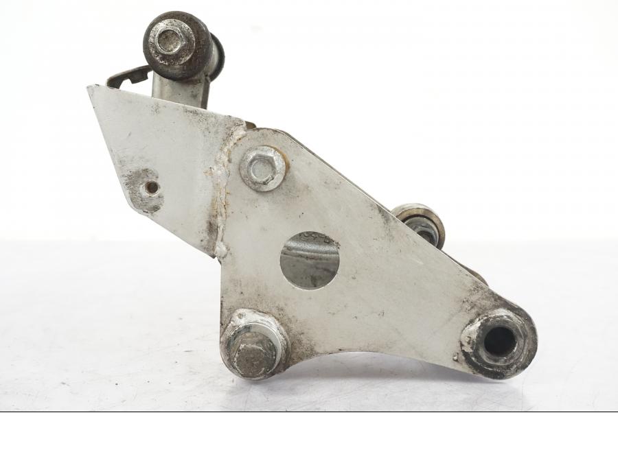 Vänster sida på Stötdämparlänkage från en Suzuki GSX 550 EF -1985 motorcykel.