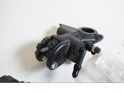 Höger sida på Bromshuvudcylinder från en Kawasaki ZZ-R 1400 -2010 motorcykel.