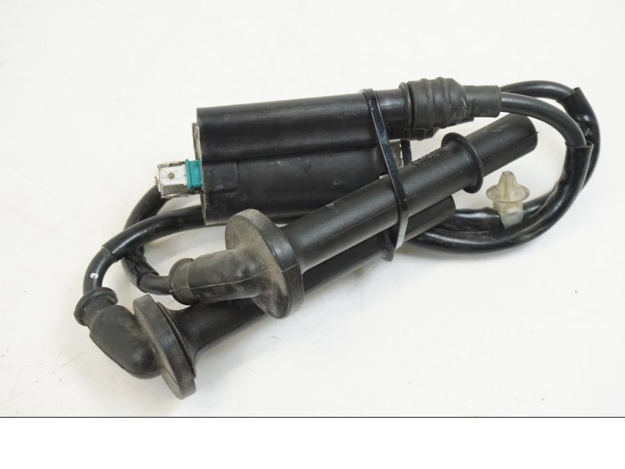 Baksidan på Tändspole från en Honda CB 650 F Hornet -2017 motorcykel.