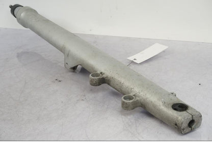 Höger sida på Gaffelben från en BMW R 1100 GS -1998 motorcykel.