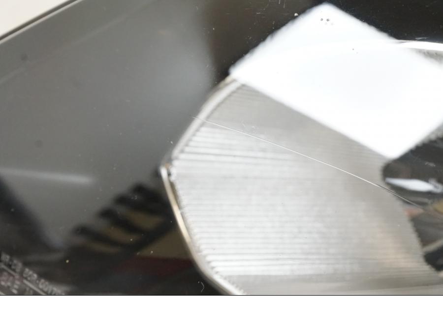 Höger sida på Strålkastare från en BMW S 1000 XR -2014 motorcykel.