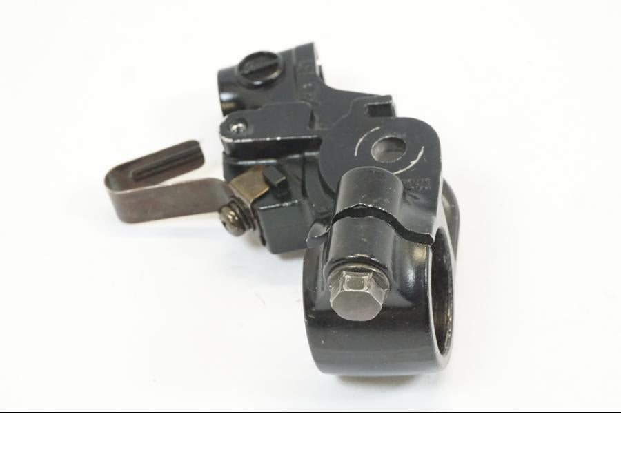 Vänster sida på Kopplingsklo från en Suzuki GSX-R 750 -2006 motorcykel.