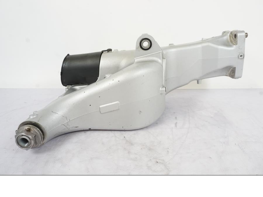 Baksidan på Sving från en Honda VFR 1200 -2010 motorcykel.