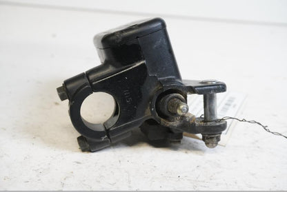 Höger sida på Bromshuvudcylinder från en Honda VFR 800 -1999 motorcykel.