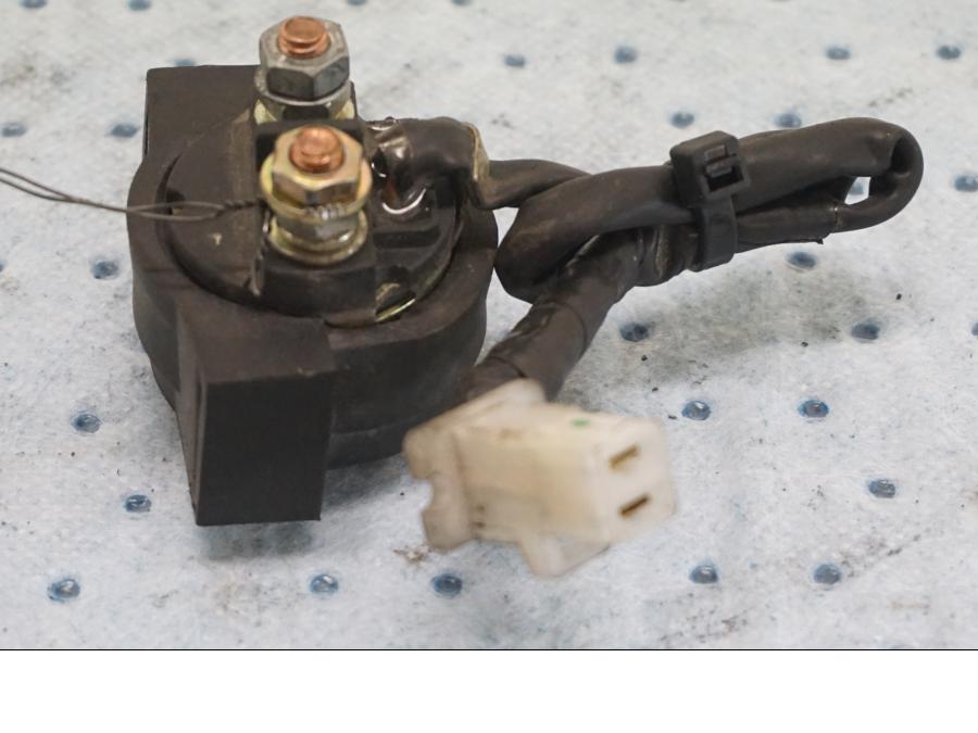 Framsidan på Startrelä från en BMW F 650 ST -1999 motorcykel.