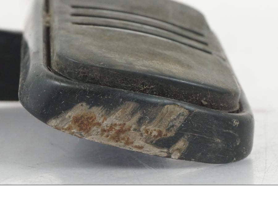 Snett uppifrån på Bromspedal från en H-D Street Glide FLHX -2012 motorcykel.