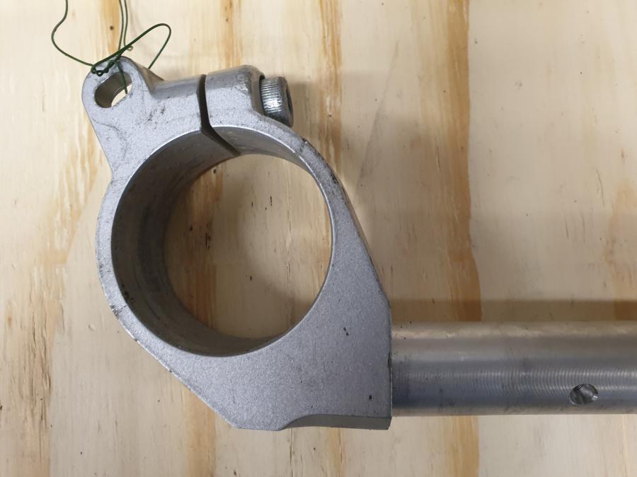 Baksidan på Styre från en Hyosung GT 650 -2006 motorcykel.