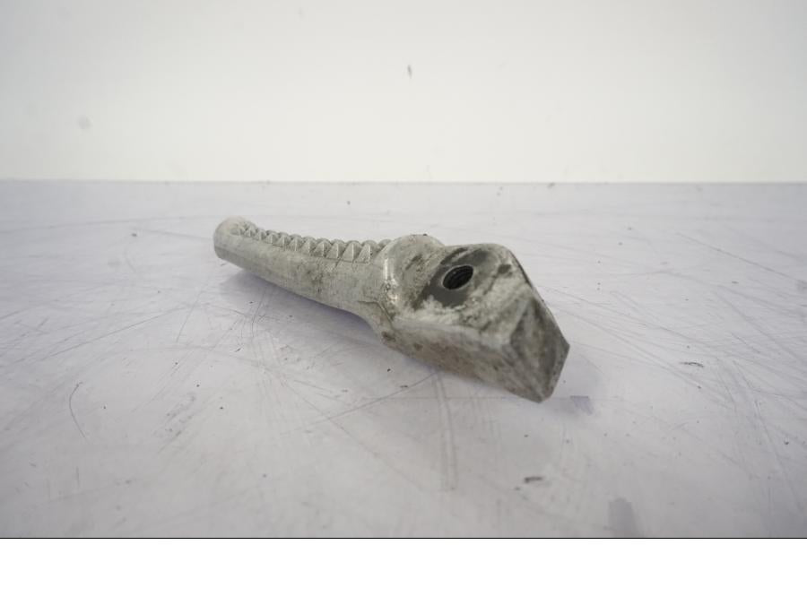 Snett nerifrån på Fotpinne från en Honda VFR 750 -1994 motorcykel.