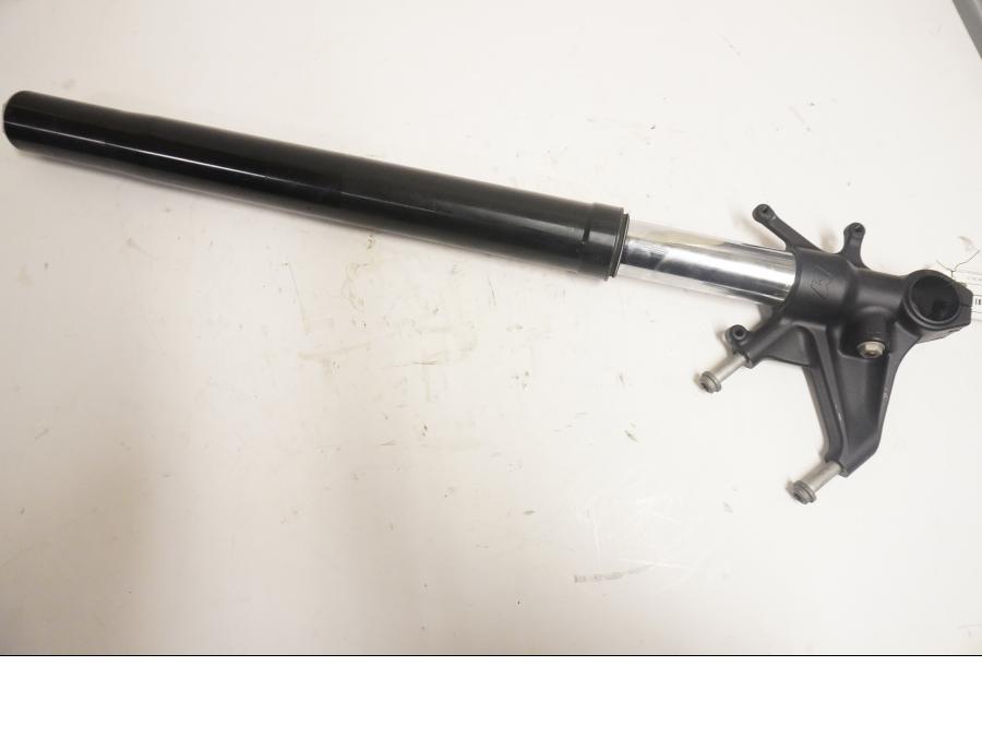 Framsidan på Gaffelben från en KTM RC8 -2013 motorcykel.