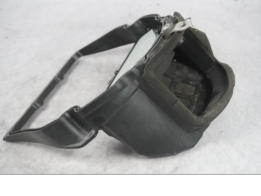 Framsidan på Luftburk från en Kawasaki ZX-10R -2008 motorcykel.