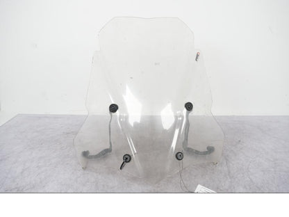 Framsidan på Vindruta från en Triumph Tiger Explorer -2016 motorcykel.