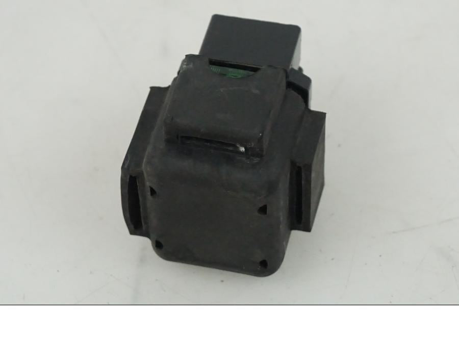 Höger sida på Startrelä från en Honda CBR 1000 -2005 motorcykel.