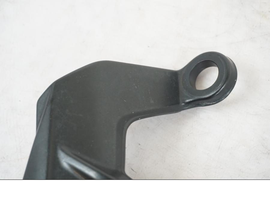 Vänster sida på Fotpinnefäste från en Ducati Multistrada 950 -2020 motorcykel.