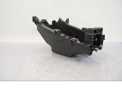 Framsidan på Batterihållare från en BMW S 1000 XR -2019 motorcykel.