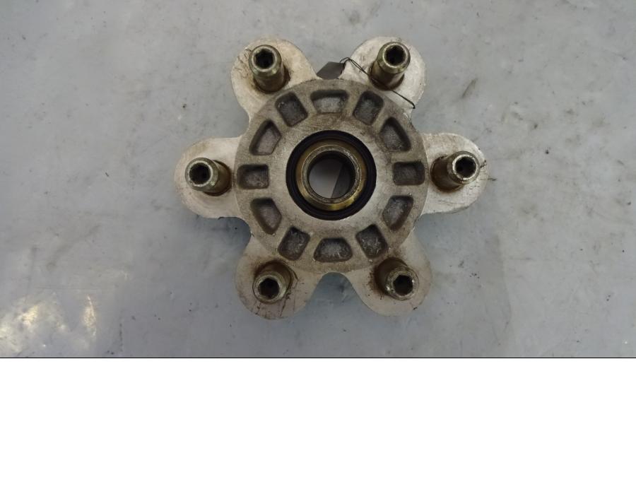 Baksidan på Drevfäste från en Ducati ST2 -2001 motorcykel.