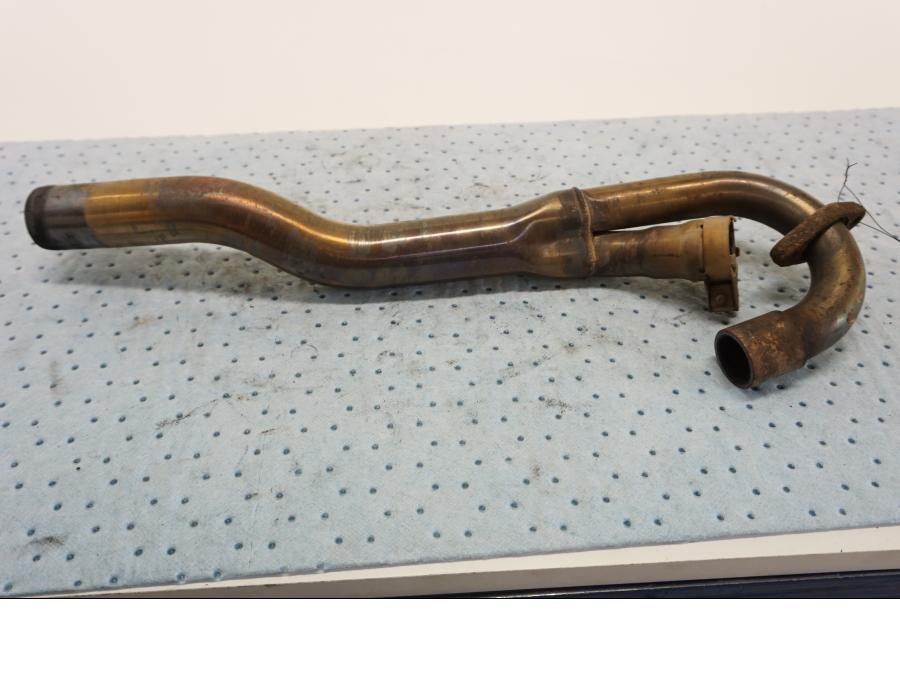 Baksidan på Grenrör från en BMW F 650 ST -1999 motorcykel.