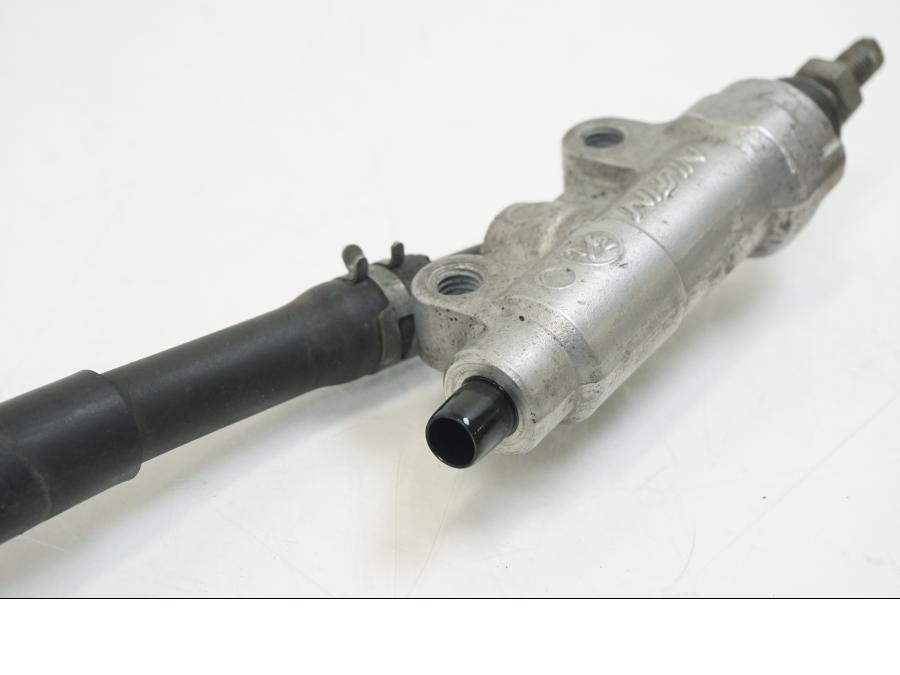 Höger sida på Bromshuvudcylinder från en Yamaha XV 1700 -2004 motorcykel.