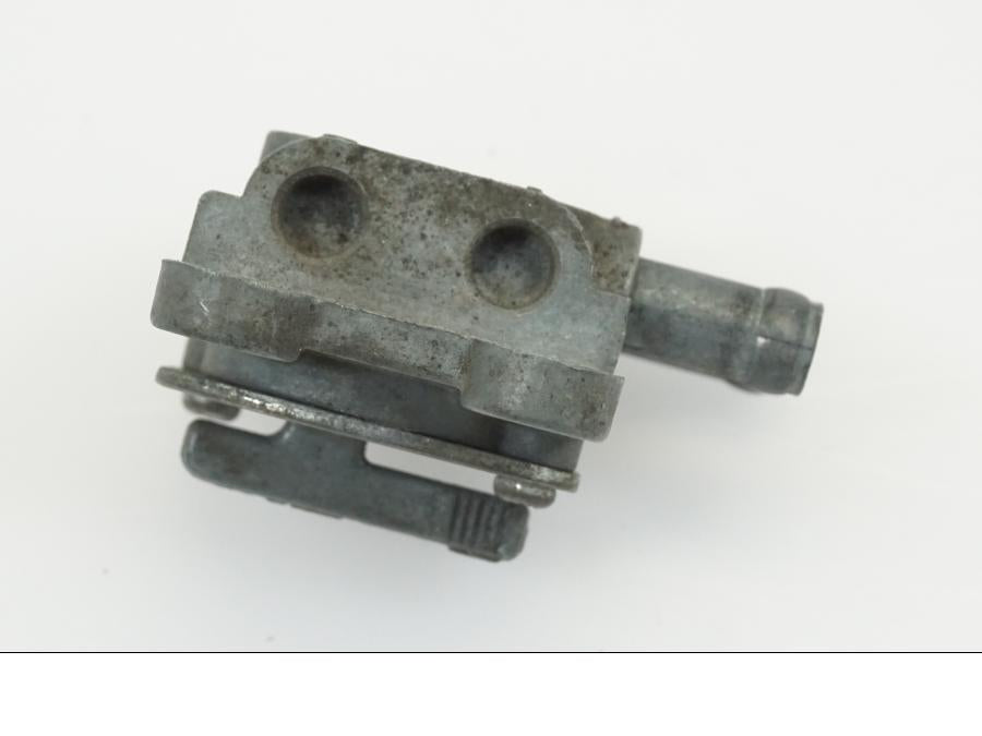 Höger sida på Bensinkran från en Kawasaki ZZR 1100 -1991 motorcykel.