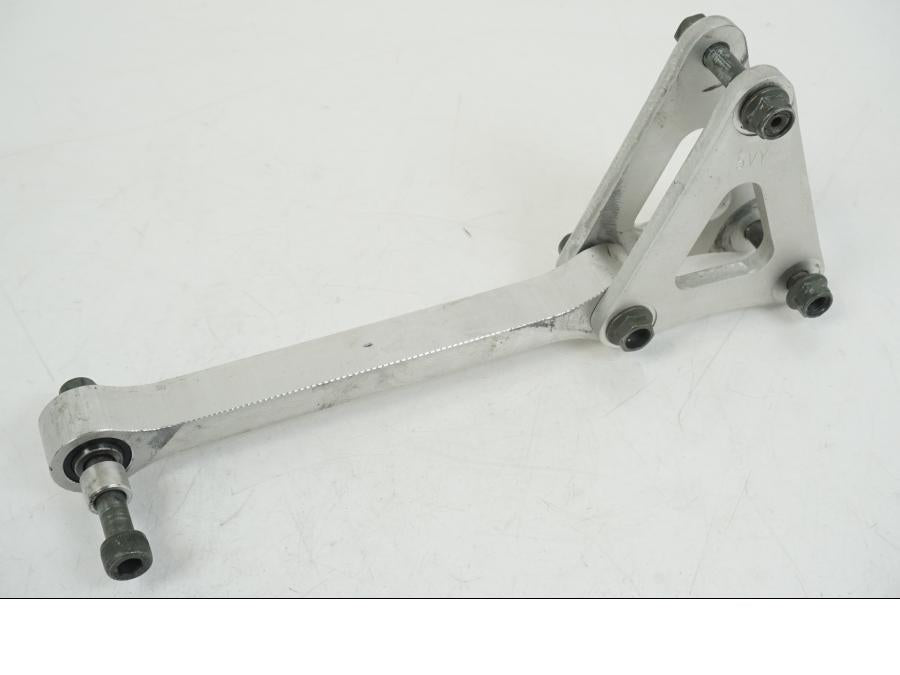 Framsidan på Stötdämparlänkage från en Yamaha YZF 1000 R1 -2006 motorcykel.