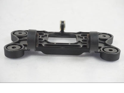 Vänster sida på Instrumentpanelsfäste från en KTM 390 Adventure -2021 motorcykel.