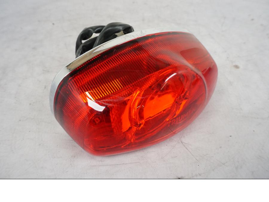 Framsidan på Baklampa från en Triumph Bonneville T120 -2021 motorcykel.