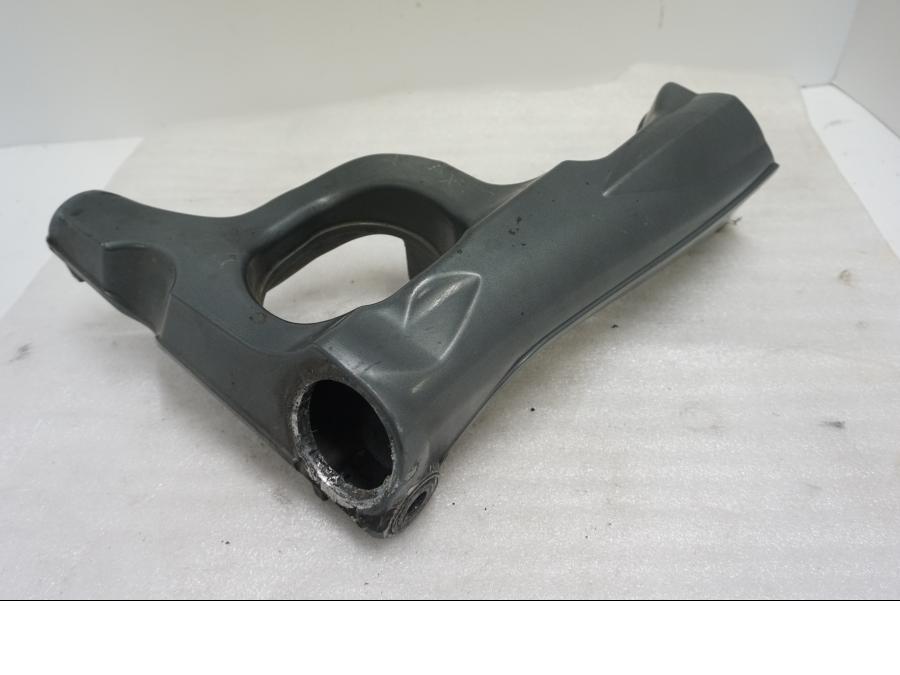 Baksidan på Sving från en BMW K 1300 R -2011 motorcykel.