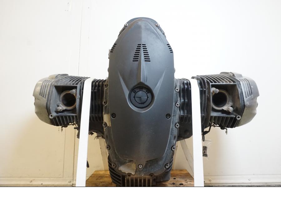 Framsidan på Motor från en BMW R 1200 GSA -2012 motorcykel.