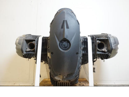 Framsidan på Motor från en BMW R 1200 GSA -2012 motorcykel.