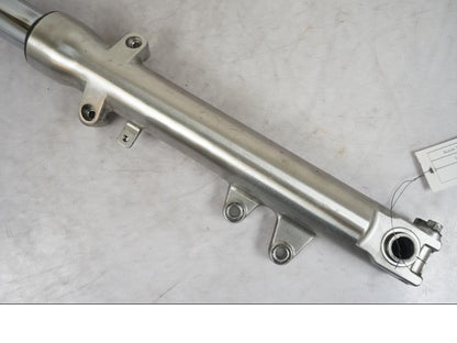 Baksidan på Gaffelben från en Suzuki SV 650 -1999 motorcykel.