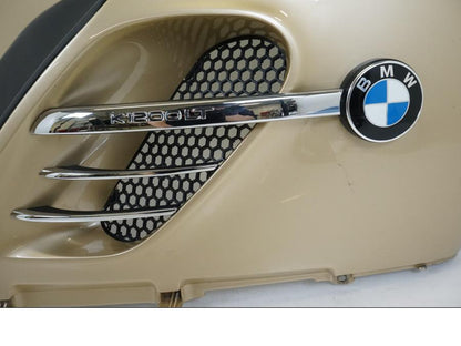 Baksidan på Sidkåpa från en BMW K 1200 LT -2004 motorcykel.