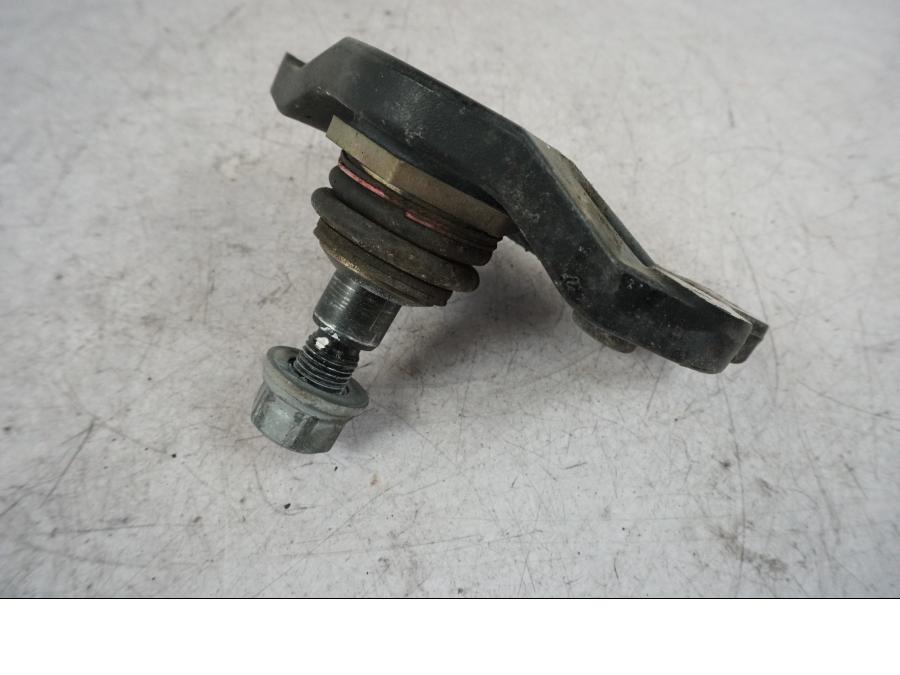 Vänster sida på Gaffelkrona från en BMW R 850 R -2004 motorcykel.