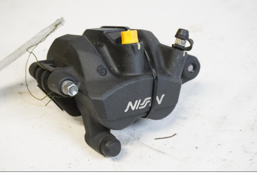 Framsidan på Bromsok från en Honda CB 500 F -2013 motorcykel.